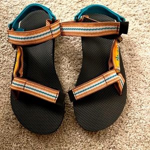 Teva womens size 7 sandals